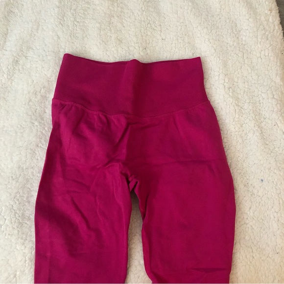 *SOLD* Pink scrunch bum leggings - Picture 2 of 4